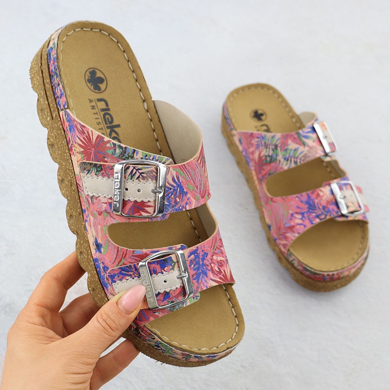 Zapatillas para mujeres en la plataforma con hebillas rosas Rieker V8751-90 1