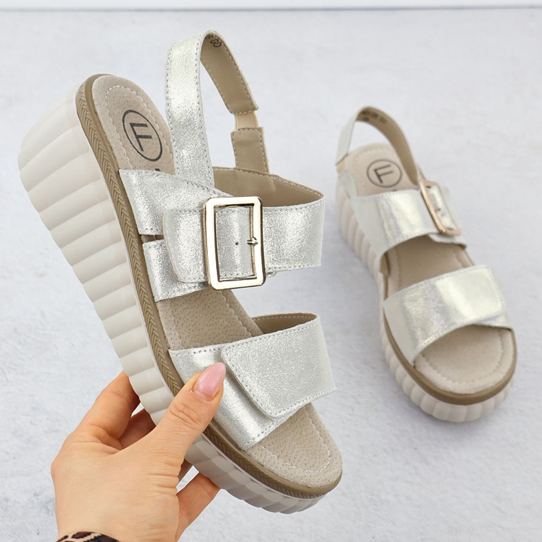 Filippo 7040 Sandalias de cuero para mujeres de cuero dorado 1