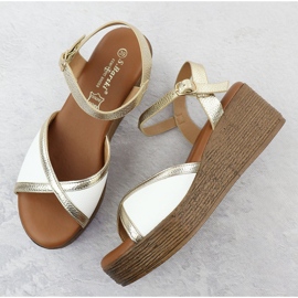 S.Barski Sandalias de mujeres sobre cuña blanca Złote S. Barski PL51-324 blanco 3