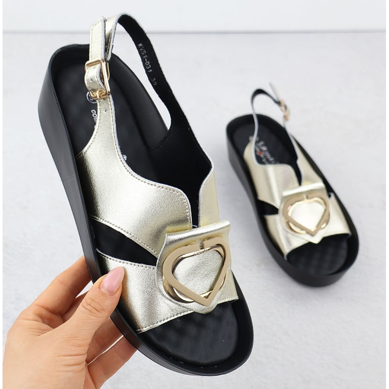 S.Barski Sandalias de cuero para mujeres en el Złote S. Barski KV51-031 cuñas dorado 1