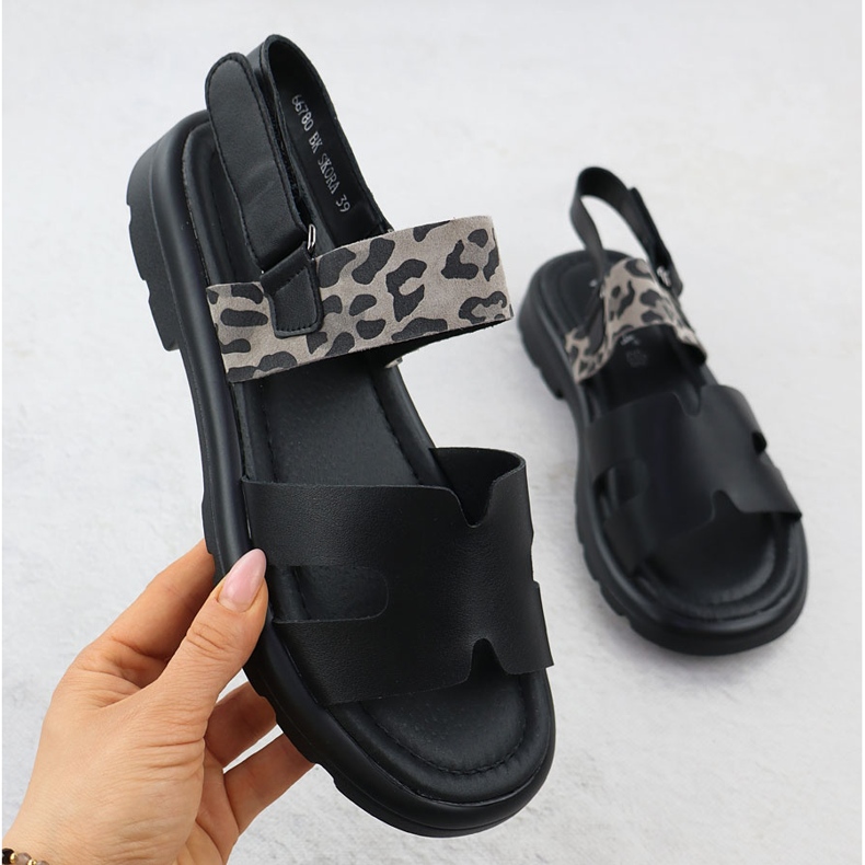 Sandalias de cuero para mujeres con estampado de leopardo Vinceza 66780 negro 1