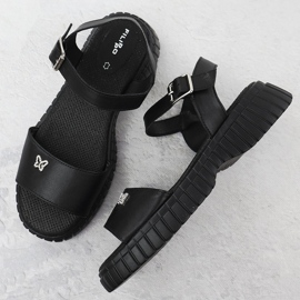 Sandalias de cuero para mujeres en una suela gruesa con un Filippo negro de mariposa DS6811 3