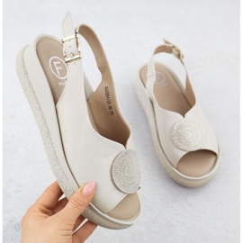 Sandalias para mujeres para cuña con circones beige filippo ds6984 1 Sandalias para mujeres para cuña con circones beige filippo ds6984 1