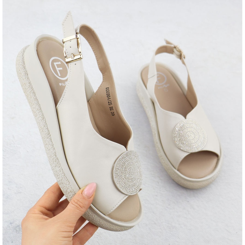 Sandalias para mujeres para cuña con circones beige filippo ds6984 1 Sandalias para mujeres para cuña con circones beige filippo ds6984 1