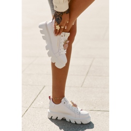 CheBello Zapatillas de deporte de cuero con un broche decorativo Porabello 4651 White blanco 4