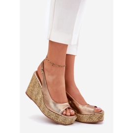 Sandalias de cuero para mujeres con cuña con Laura Messi Braid 2789 Zlotys dorado 2