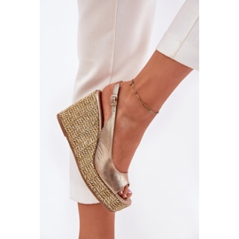 Sandalias de cuero para mujeres con cuña con Laura Messi Braid 2789 Zlotys dorado 11