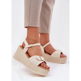 Inna Sandalias para mujeres para cuña con un beige de hebilla 1 Inna Sandalias para mujeres para cuña con un beige de hebilla 1