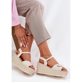 Inna Sandalias para mujeres para cuña con un beige de hebilla 5