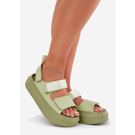 Inna Sandalias de mujeres en la plataforma con velcro verde 1 Inna Sandalias de mujeres en la plataforma con velcro verde 1