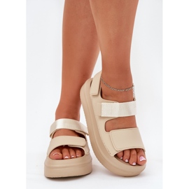 Inna Sandalias para mujeres en la plataforma con velcro beige 3
