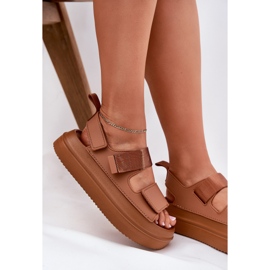 Inna Sandalias para mujeres en Camel Velcro Plast marrón 7