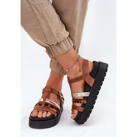 Inna Sandalias para mujeres con rayas en la plataforma Camel marrón 5