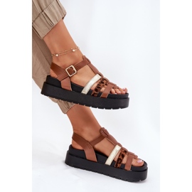 Inna Sandalias para mujeres con rayas en la plataforma Camel marrón 7