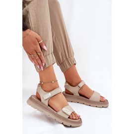 Sandalias de cuero para mujeres en la plataforma beige Zazoo 40443 8