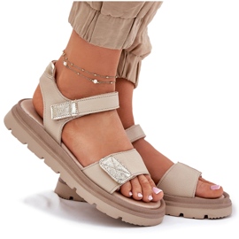 Sandalias de cuero para mujeres en la plataforma beige Zazoo 40443 10