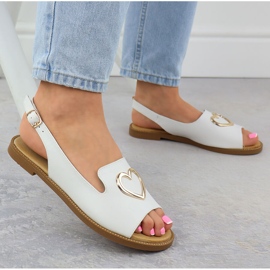 Sandalias de mujeres planas con corazón Filippo blanco DS6926 6