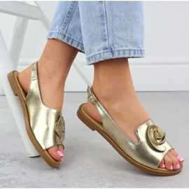 Sandalias de mujeres planas con oro de flores Filippo DS6915 dorado 4