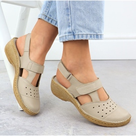 Cuero cómodo sandalias para mujeres llenas de Ekri Helios 150.10 beige 4