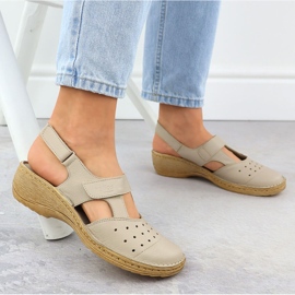 Cuero cómodo sandalias para mujeres llenas de Ekri Helios 150.10 beige 5