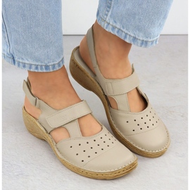 Cuero cómodo sandalias para mujeres llenas de Ekri Helios 150.10 beige 6