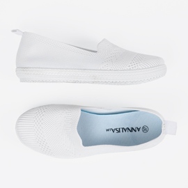 Shelvt Zapatillas de deslizamiento blancas con una parte superior flexible blanco 3