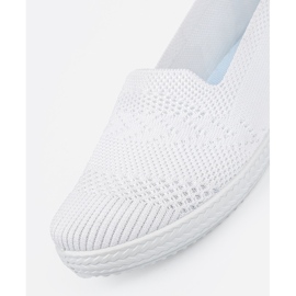Shelvt Zapatillas de deslizamiento blancas con una parte superior flexible blanco 4