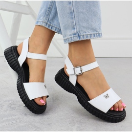 Sandalias de cuero para mujeres en una suela gruesa con un Filippo blanco de mariposa DS6811 4