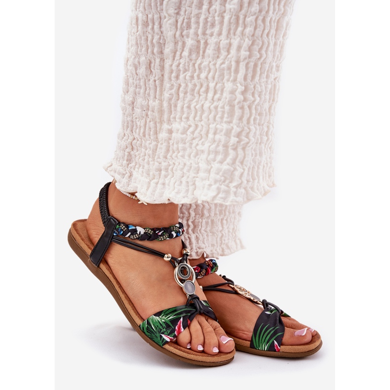 Sandalias de mujeres planas con cinturón trenzado y decoración Artiker 56C1318 Negro 1