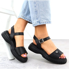 Sandalias de cuero para mujeres en una suela gruesa con un Filippo negro de mariposa DS6811 4