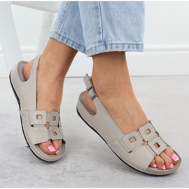 Las cómodas sandalias de cuero para mujeres para cuñas grises T.Sokolski L25-178 3