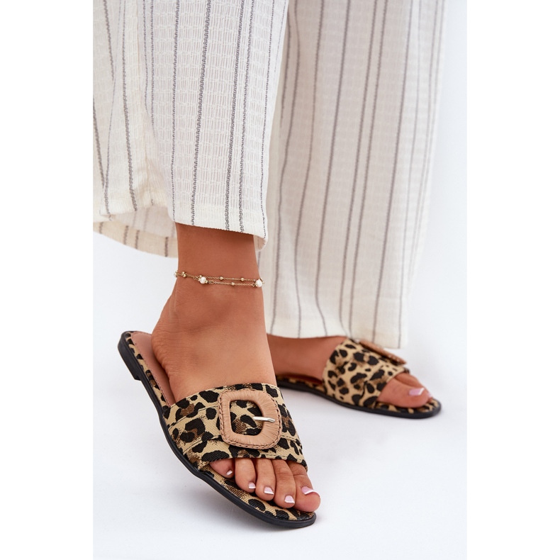 Inna Chanclas de mujeres planas con una hebilla decorativa de leopardo marrón 2 Inna Chanclas de mujeres planas con una hebilla decorativa de leopardo marrón 2