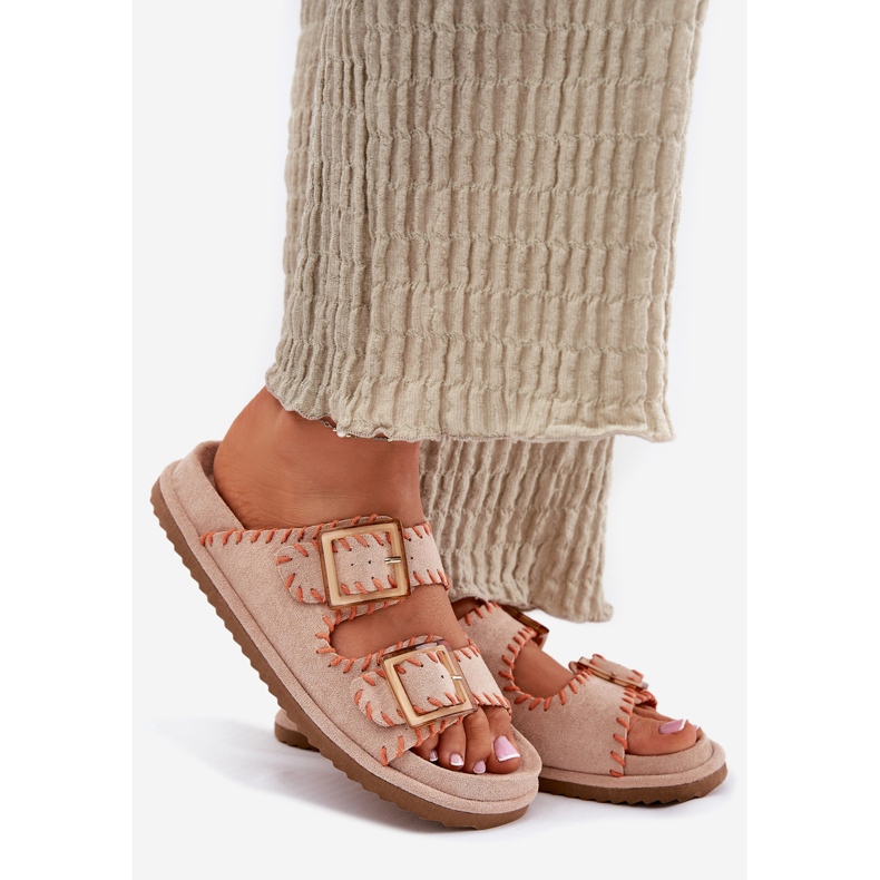 Inna Chanclas para mujeres con hebillas y dobladillo beige decorativo 1