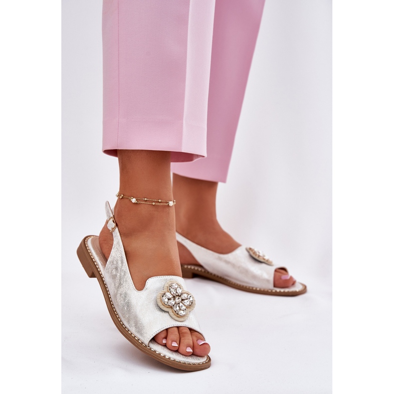 S.Barski Sandalias para mujeres de tacón plano con detalle decorativo S. Barski KV51-080 Plata 2