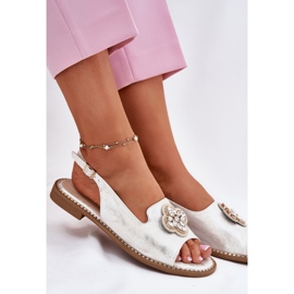 S.Barski Sandalias para mujeres de tacón plano con detalle decorativo S. Barski KV51-080 Plata 8