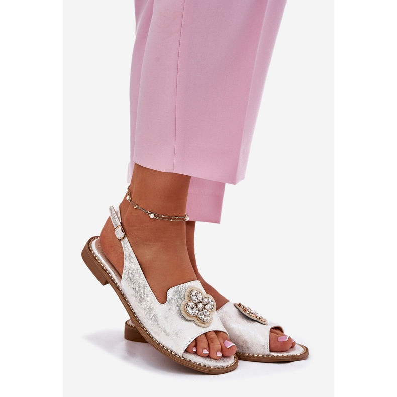 S.Barski Sandalias para mujeres de tacón plano con detalle decorativo S. Barski KV51-080 Plata 1