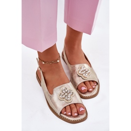 S.Barski Sandalias para mujeres de tacón plano con detalle decorativo S. Barski KV51-080 PLN dorado 5