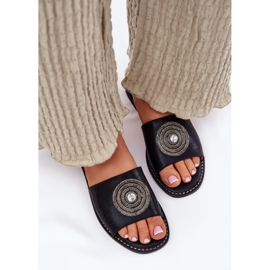 S.Barski Chanclas para mujeres de tacón plano con un adorno S. Barski KV51-013 Negro 5