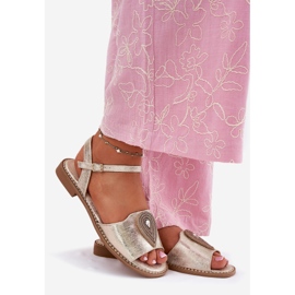 S.Barski Sandalias de tacón plano para mujeres con un adorno de S. Barski KV51-098 Zloty dorado 1