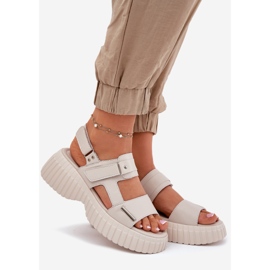 EVento Sandalias de cuero para mujeres en la plataforma beige 1