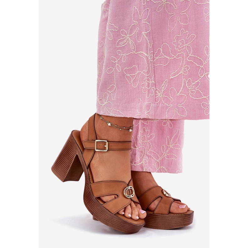 EVento Sandalias de mujeres en el Camel Golden Decoration Post marrón 1