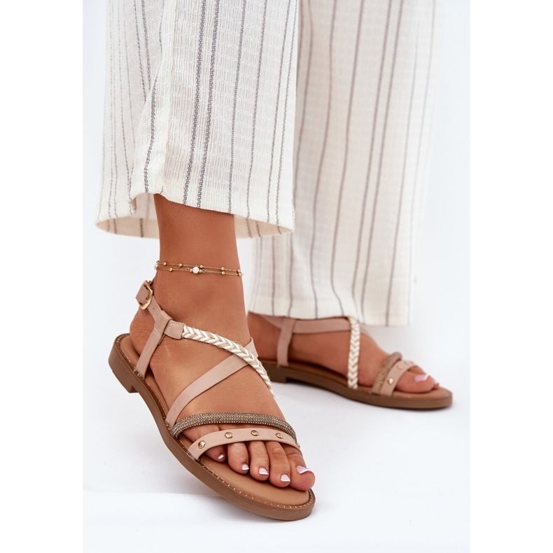 Sandalias planas con rayas decorativas de Vinceza 17379 beige 2