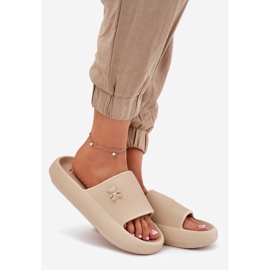 Flip de espuma para mujeres chanclas en la plataforma con un oso de peluche Vinceza 75210 beige 1 Flip de espuma para mujeres chanclas en la plataforma con un oso de peluche Vinceza 75210 beige 1