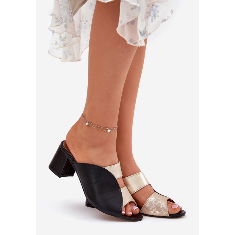 Zapatillas de cuero para mujeres en el Maciejka Post 06943-25 Negro y dorado 1