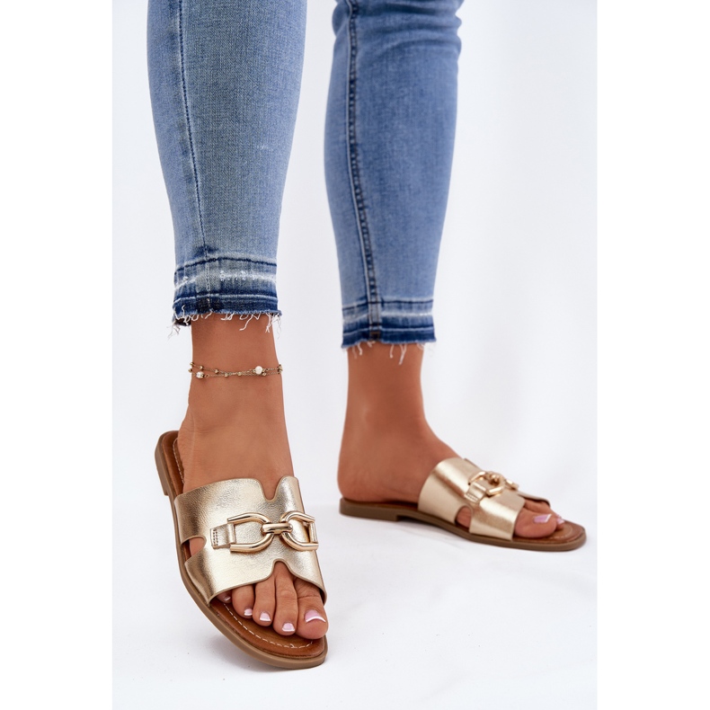EVento Chanclas planas para mujeres con un detalle de oro decorativo dorado 2