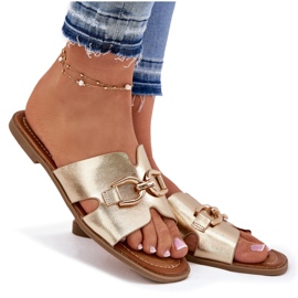 EVento Chanclas planas para mujeres con un detalle de oro decorativo dorado 7