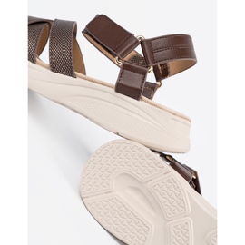 Sergio Leone Sandalias marrones en una plataforma blanca marrón 1