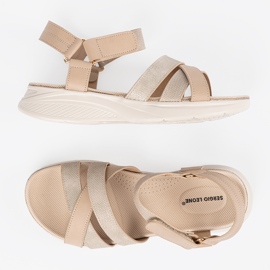 Sergio Leone Sandalias beige ligeras en una plataforma blanca 4
