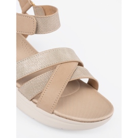 Sergio Leone Sandalias beige ligeras en una plataforma blanca 5