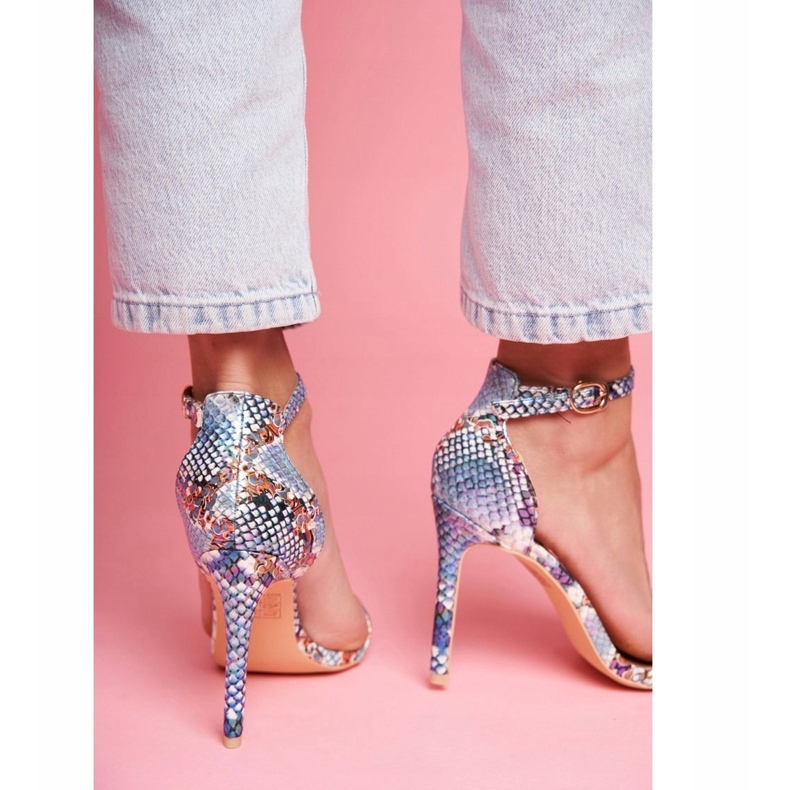 Sandalias femeninas en el tacón azul 3